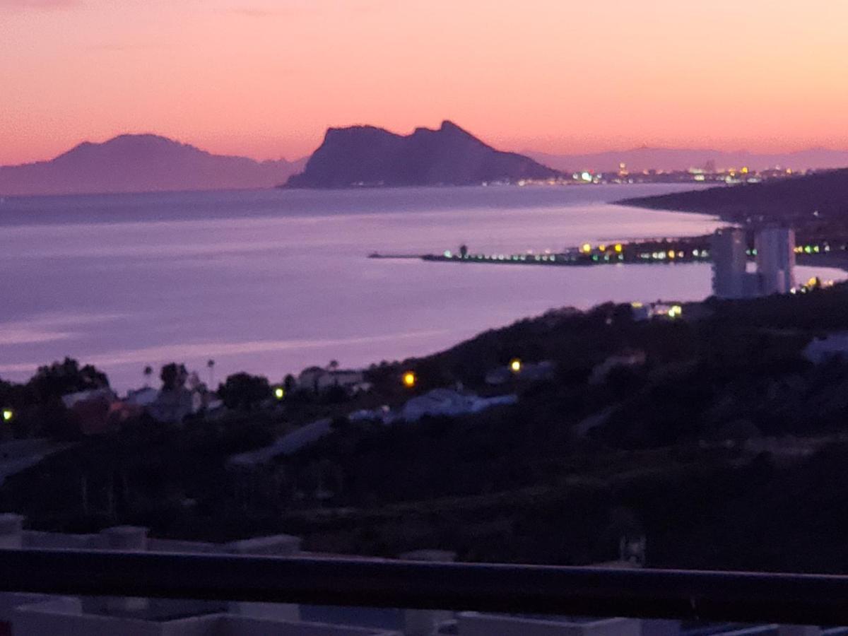 Manilva Townhouse With Spectacular Views Of Gibraltar Vila Exterior foto